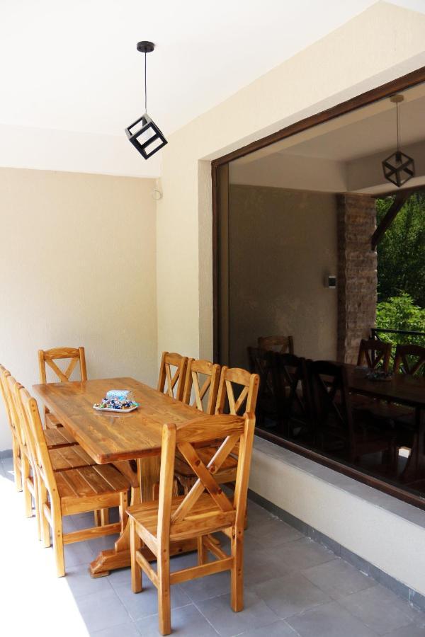 Holiday home Yengibar's Family House